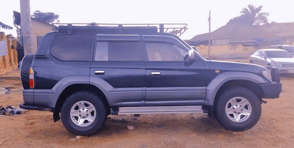 Toyota Land Cruiser TX Car Rental